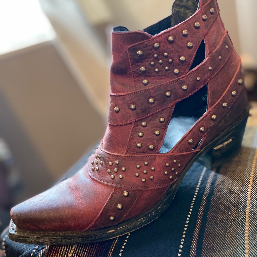 Lane booties